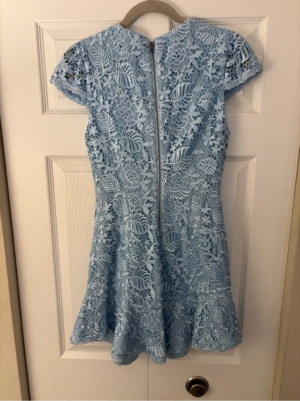alice + olivia Light Icy Blue Lace Cap Sleeve Flounce Dress NWT 💙 - Picture 4 of 6
